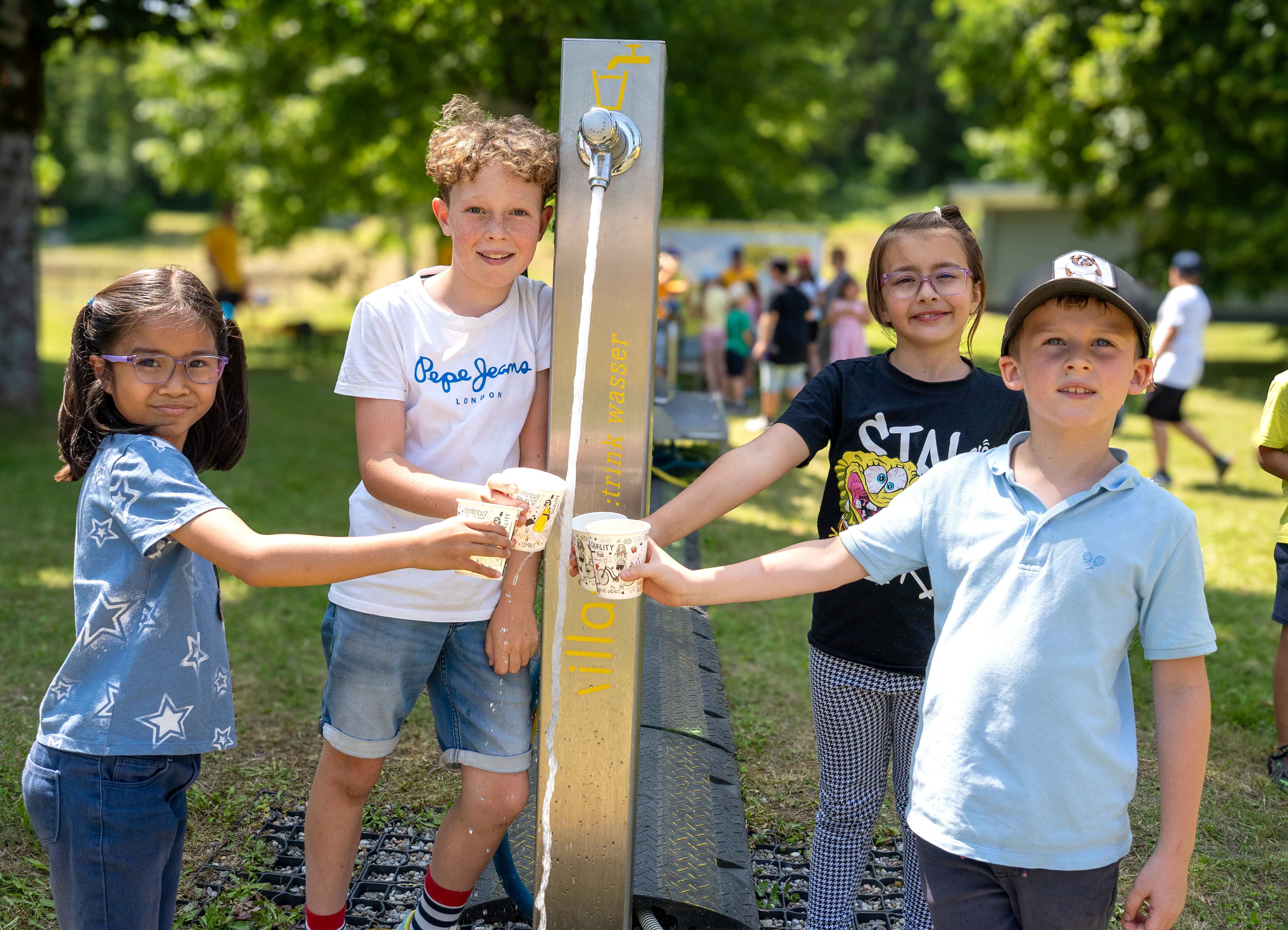 Hunderte Kinder der Villacher Schulen besuchten den Trinkwassertag.  