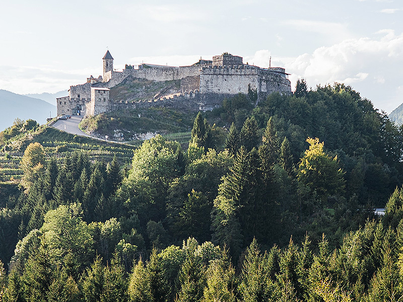 Burg Landskron - Eine Burg - Vier Attraktionen
