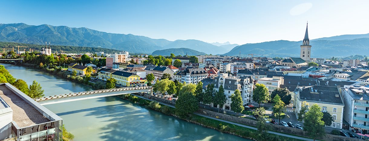 Vogelperspektive der Brücke in Villach