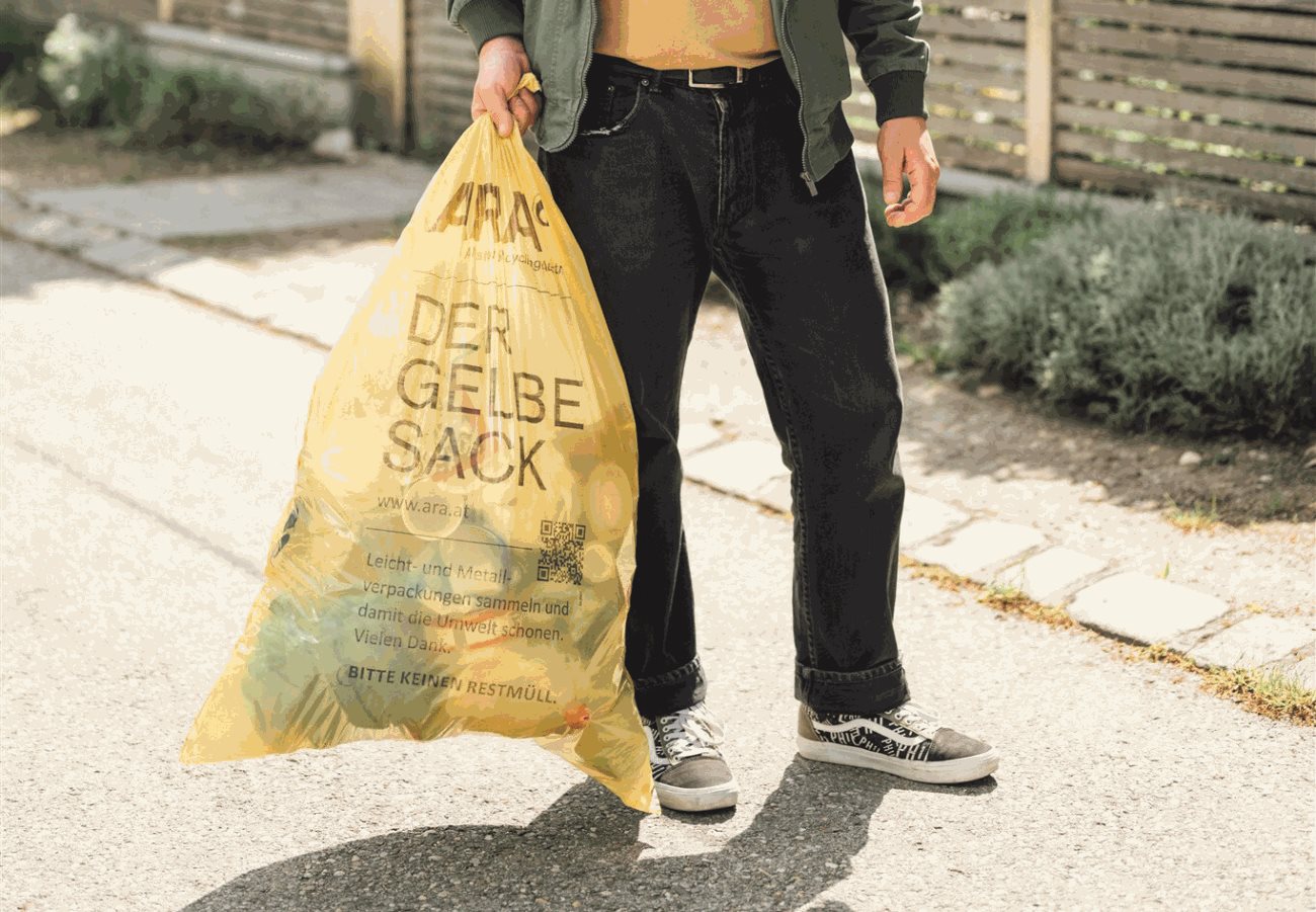 Der Gelbe Sack und die Gelbe Tonnen haben ab 1. Jänner längere Sammelintervalle.  