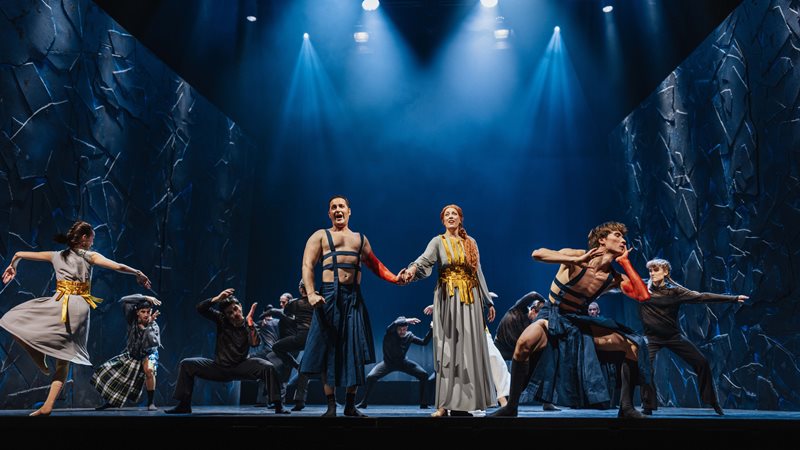 Dirk Konnerth als Tristan und Dorothee Böhnisch als Isolde