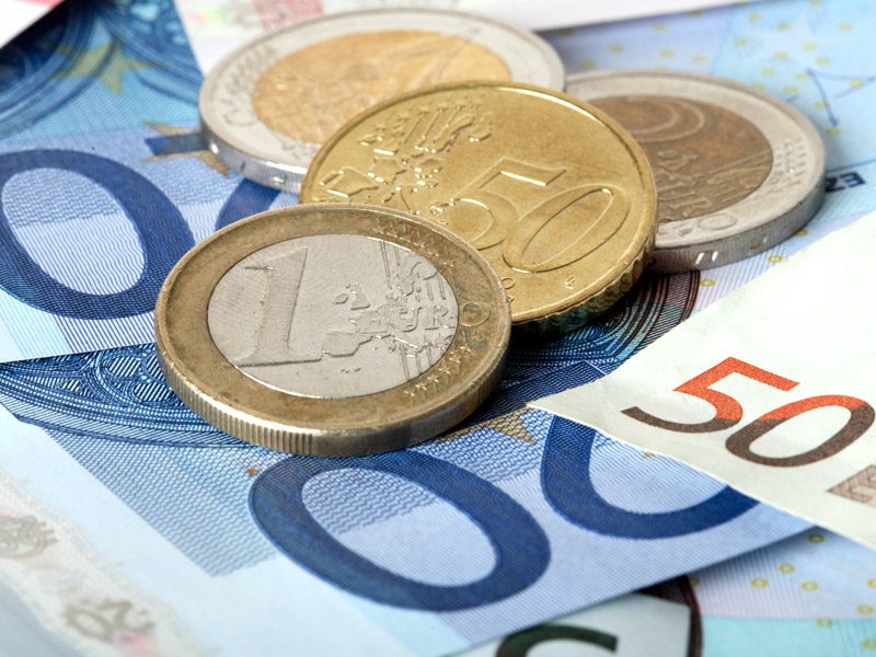 Geldscheine und Geldmünzen