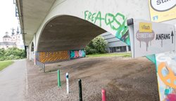 Legale Street Art Fläche bei der Unteren Draubrücke („Kriegsbrücke“/Wasenboden).