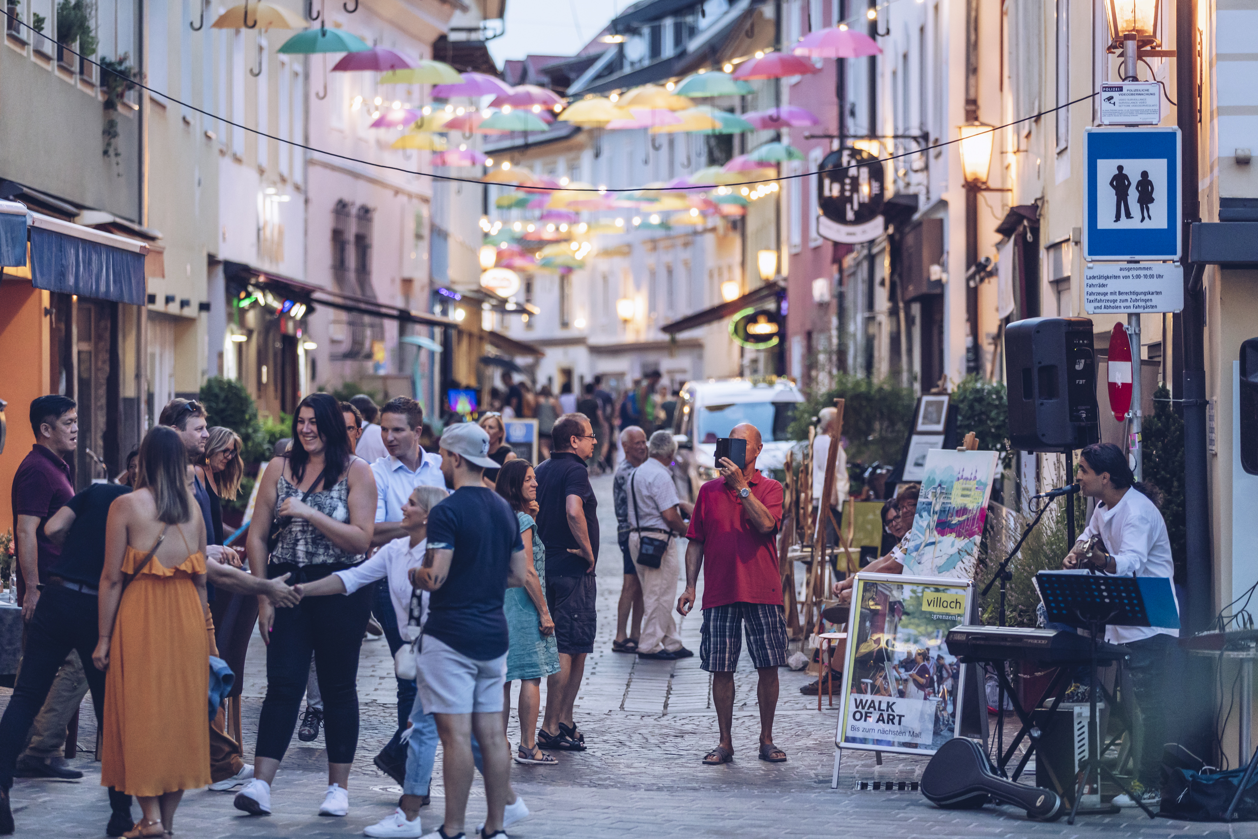 Walk of Art – Die Lederergasse wird zur Open-Air-Galerie!