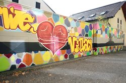 Street Art bei der Jugendnotschlafsstelle (JUNO) in der Marksgasse.